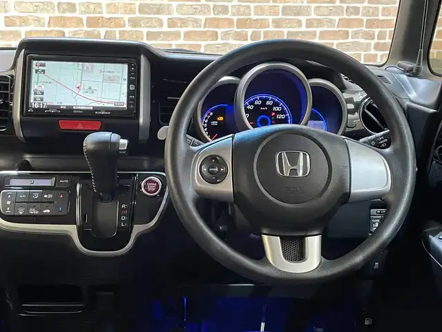 ホンダ Ｎ ＢＯＸ カスタム G Lパッケージ 岩手県 2012(平24)年 10.5万km クリスタルブラックパール ４WD/左側パワースライドドア/両側イージークローザードア/横滑り防止装置/アイドリングストップ/ヒルスタートアシスト/フルオートエアコン/ヒーテッドドアミラー/チップアップリヤシート/純正ナビ/（CD/DVD/フルセグ/SD/HDD）/ステアリングスイッチ/バックカメラ/ETC/オートライト/HIDヘッドライト/フォグライト/社外14インチアルミホイール
