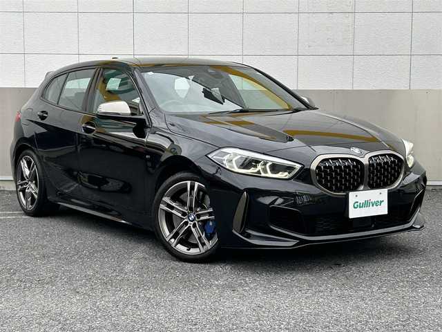 ＢＭＷ Ｍ１３５ｉ xDrive 東京都 2020(令2)年 4.7万km サファイアブラックP ワンオーナー/純正HDDナビ/FM・AM/Bluetooth//バックカメラ/ETC2.0/インテリジェントセーフティ/アダクティブクルーズコントロール/PDC自動起動/アクティブPDC緊急ブレーキ/パーキングアシスト/シートヒーター/パワーシート/パワーテールゲート/LEDヘッドライト/純正フロアマット/純正18インチAW/保証書/取扱説明書/スペアキー