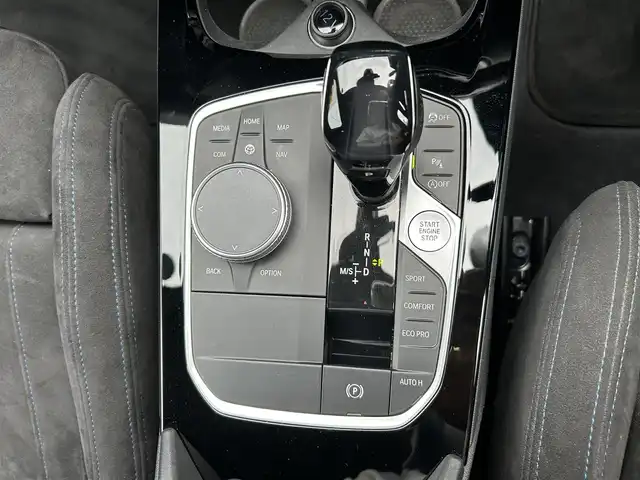 ＢＭＷ Ｍ１３５ｉ xDrive 東京都 2020(令2)年 4.7万km サファイアブラックP ワンオーナー/純正HDDナビ/FM・AM/Bluetooth//バックカメラ/ETC2.0/インテリジェントセーフティ/アダクティブクルーズコントロール/PDC自動起動/アクティブPDC緊急ブレーキ/パーキングアシスト/シートヒーター/パワーシート/パワーテールゲート/LEDヘッドライト/純正フロアマット/純正18インチAW/保証書/取扱説明書/スペアキー
