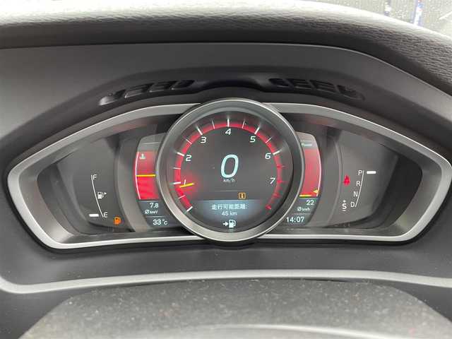 ボルボ Ｖ４０ 青森県 2014(平26)年 6.5万km 黒 クルーズコントロール/ブラインドスポット/パワーシート/シートメモリー/シートヒーター/コーナーセンサー/純正ナビ/CD/Bluetooth/USB/スマートキー/ダウンヒルアシスト/レーンキープ/ETC/オートライト/純正１７インチＡＷ
