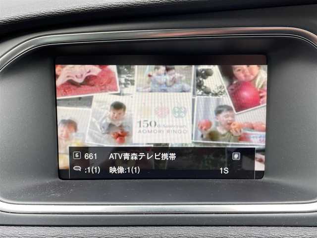 ボルボ Ｖ４０ 青森県 2014(平26)年 6.5万km 黒 クルーズコントロール/ブラインドスポット/パワーシート/シートメモリー/シートヒーター/コーナーセンサー/純正ナビ/CD/Bluetooth/USB/スマートキー/ダウンヒルアシスト/レーンキープ/ETC/オートライト/純正１７インチＡＷ