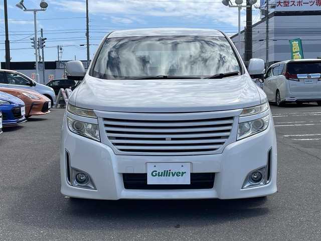日産 エルグランド 250ハイウェイスター 道央・札幌 2011(平23)年 11.2万km ブリリアントホワイトパール 登録時走行距離111795km/　4　W　D　/純正SDメモリナビ/(AM/FM/CD/DVD/AUX/ipod)/両側パワースライドドア/切り替え式４WD/純正エンジンスターター/前方ドライブレコーダー/純正後席用モニター/バックカメラ/プッシュスタート/後席サンシェード/横滑り防止装置/オットマン/スマートキー/スペアキー×１/ナビリモコン付/ビルトインETC/三列シート/オットマン/電動格納ミラー/バニティミラー/純正AW付冬タイヤ積込/(225/55/R18)