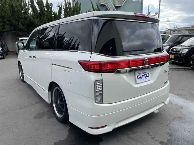 日産 エルグランド 250ハイウェイスター 和歌山県 2011(平23)年 11.2万km ブリリアントホワイトパール (株)IDOMが運営する【じしゃロン和歌山店】の自社ローン対象車両になります。こちらは現金ご利用時の価格です。/自社ローンご希望の方は別途その旨お申付け下さい。/RS-R車高調/純正SDメモリナビ/(AM/FM/CD/DVD/AUX/ipod)/両側パワースライドドア/切り替え式４WD/純正エンジンスターター/前方ドライブレコーダー/純正後席用モニター/バックカメラ/プッシュスタート/後席サンシェード/横滑り防止装置/オットマン/スマートキー/スペアキー×１/ナビリモコン付/ビルトインETC/三列シート/オットマン/電動格納ミラー/バニティミラー/純正AW付冬タイヤ積込/(225/55/R18)