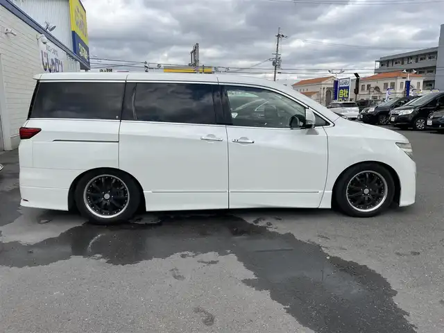 日産 エルグランド 250ハイウェイスター 和歌山県 2011(平23)年 11.2万km ブリリアントホワイトパール (株)IDOMが運営する【じしゃロン和歌山店】の自社ローン対象車両になります。こちらは現金ご利用時の価格です。/自社ローンご希望の方は別途その旨お申付け下さい。/RS-R車高調/純正SDメモリナビ/(AM/FM/CD/DVD/AUX/ipod)/両側パワースライドドア/切り替え式４WD/純正エンジンスターター/前方ドライブレコーダー/純正後席用モニター/バックカメラ/プッシュスタート/後席サンシェード/横滑り防止装置/オットマン/スマートキー/スペアキー×１/ナビリモコン付/ビルトインETC/三列シート/オットマン/電動格納ミラー/バニティミラー/純正AW付冬タイヤ積込/(225/55/R18)