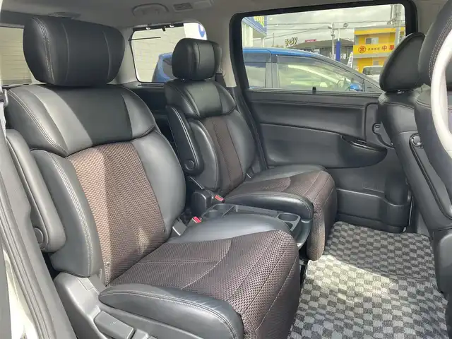 日産 エルグランド 250ハイウェイスター 和歌山県 2011(平23)年 11.2万km ブリリアントホワイトパール (株)IDOMが運営する【じしゃロン和歌山店】の自社ローン対象車両になります。こちらは現金ご利用時の価格です。/自社ローンご希望の方は別途その旨お申付け下さい。/RS-R車高調/純正SDメモリナビ/(AM/FM/CD/DVD/AUX/ipod)/両側パワースライドドア/切り替え式４WD/純正エンジンスターター/前方ドライブレコーダー/純正後席用モニター/バックカメラ/プッシュスタート/後席サンシェード/横滑り防止装置/オットマン/スマートキー/スペアキー×１/ナビリモコン付/ビルトインETC/三列シート/オットマン/電動格納ミラー/バニティミラー/純正AW付冬タイヤ積込/(225/55/R18)