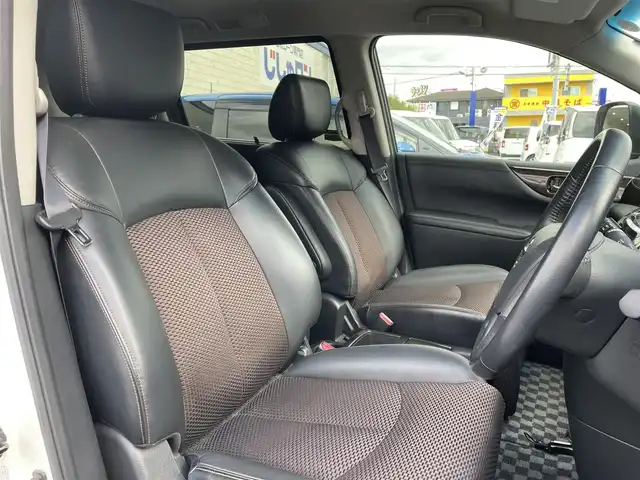 日産 エルグランド 250ハイウェイスター 和歌山県 2011(平23)年 11.2万km ブリリアントホワイトパール (株)IDOMが運営する【じしゃロン和歌山店】の自社ローン対象車両になります。こちらは現金ご利用時の価格です。/自社ローンご希望の方は別途その旨お申付け下さい。/RS-R車高調/純正SDメモリナビ/(AM/FM/CD/DVD/AUX/ipod)/両側パワースライドドア/切り替え式４WD/純正エンジンスターター/前方ドライブレコーダー/純正後席用モニター/バックカメラ/プッシュスタート/後席サンシェード/横滑り防止装置/オットマン/スマートキー/スペアキー×１/ナビリモコン付/ビルトインETC/三列シート/オットマン/電動格納ミラー/バニティミラー/純正AW付冬タイヤ積込/(225/55/R18)