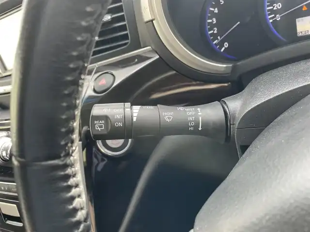 日産 エルグランド 250ハイウェイスター 和歌山県 2011(平23)年 11.2万km ブリリアントホワイトパール (株)IDOMが運営する【じしゃロン和歌山店】の自社ローン対象車両になります。こちらは現金ご利用時の価格です。/自社ローンご希望の方は別途その旨お申付け下さい。/RS-R車高調/純正SDメモリナビ/(AM/FM/CD/DVD/AUX/ipod)/両側パワースライドドア/切り替え式４WD/純正エンジンスターター/前方ドライブレコーダー/純正後席用モニター/バックカメラ/プッシュスタート/後席サンシェード/横滑り防止装置/オットマン/スマートキー/スペアキー×１/ナビリモコン付/ビルトインETC/三列シート/オットマン/電動格納ミラー/バニティミラー/純正AW付冬タイヤ積込/(225/55/R18)