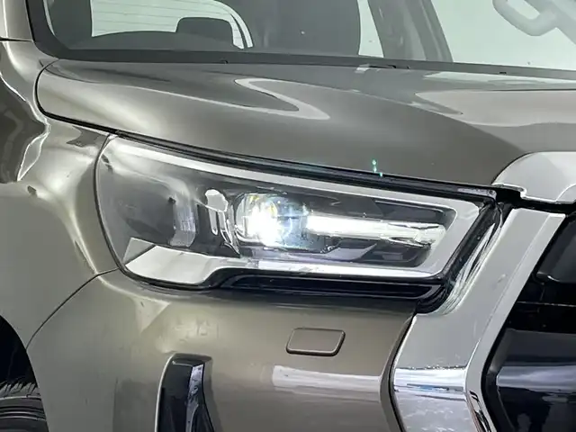 トヨタ ハイラックス Z 新潟県 2023(令5)年 5.2万km オキサイドブロンズM 4WD/純正ディーラーOPナビ/バックモニター/・AM/FM/CD/Bluetooth/フルセグ/アダプティブクルーズコントロ―ル/レーンキープアシスト/ターボ/ETC/純正LEDヘッドライト/オートライト/オートマチックハイビーム/純正リアガーニッシュ/純正フロアマット/純正17インチAW夏タイヤ/ABS/横滑り防止機能/AFS/前後コーナーセンサー/ダウンヒルアシストコントロール/保証書/取扱説明書