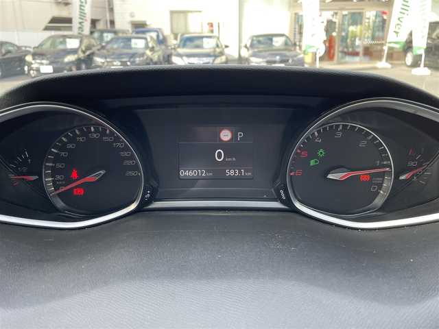 プジョー ３０８ GTライン ブルーHDi 岡山県 2020(令2)年 4.6万km GRIS ARTENSE 登録時走行距離46012km/純正ＳＤナビ/(AM/FM/USB/IPOD)/パーキングアシスト/アイドリングストップ/レーンキープアシスト/バックカメラ/ETC/クルーズコントロール/ＭＴモード付ＡＴ/ドライブレコーダー/オートマチックハイビーム/電動パーキングブレーキ/スマートキー/プッシュスタート/純正１７インチAW