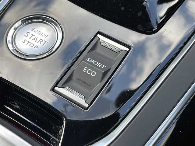 プジョー ３０８ GTライン ブルーHDi 岡山県 2020(令2)年 4.6万km GRIS ARTENSE 登録時走行距離46012km/純正ＳＤナビ/(AM/FM/USB/IPOD)/パーキングアシスト/アイドリングストップ/レーンキープアシスト/バックカメラ/ETC/クルーズコントロール/ＭＴモード付ＡＴ/ドライブレコーダー/オートマチックハイビーム/電動パーキングブレーキ/スマートキー/プッシュスタート/純正１７インチAW