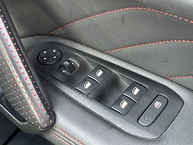 プジョー ３０８ GTライン ブルーHDi 岡山県 2020(令2)年 4.6万km GRIS ARTENSE 登録時走行距離46012km/純正ＳＤナビ/(AM/FM/USB/IPOD)/パーキングアシスト/アイドリングストップ/レーンキープアシスト/バックカメラ/ETC/クルーズコントロール/ＭＴモード付ＡＴ/ドライブレコーダー/オートマチックハイビーム/電動パーキングブレーキ/スマートキー/プッシュスタート/純正１７インチAW