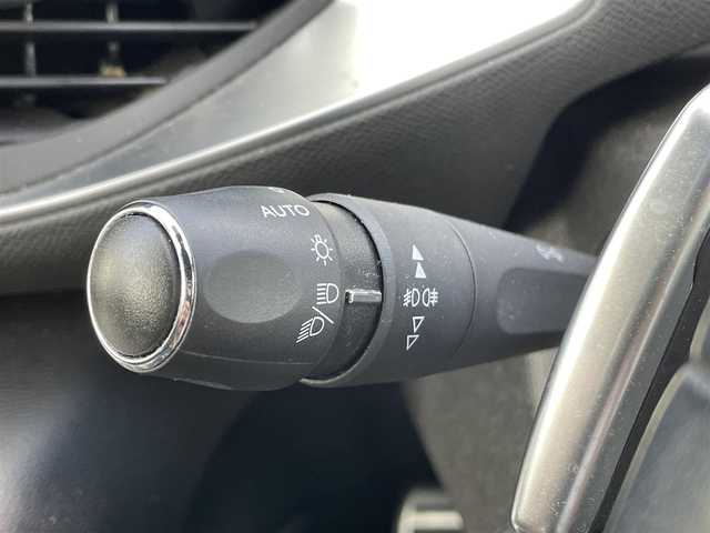 プジョー ３０８ GTライン ブルーHDi 岡山県 2020(令2)年 4.6万km GRIS ARTENSE 登録時走行距離46012km/純正ＳＤナビ/(AM/FM/USB/IPOD)/パーキングアシスト/アイドリングストップ/レーンキープアシスト/バックカメラ/ETC/クルーズコントロール/ＭＴモード付ＡＴ/ドライブレコーダー/オートマチックハイビーム/電動パーキングブレーキ/スマートキー/プッシュスタート/純正１７インチAW