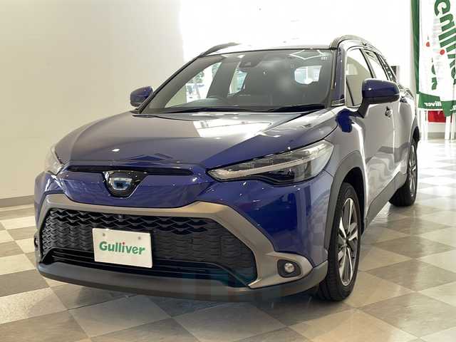 トヨタ カローラ クロス ハイブリッド Z 福井県 2022(令4)年 6.3万km ダークブルーマイカM ・純正ディスプレイオーディオ/・Bluetooth/・パノラミックビューモニター/・トヨタセーフティセンス/・ブラインドスポットモニター（BSM）/・リアクロストラフィックアラート（ＲＣＴＡ）/・パーキングサポートブレーキ（ＰＫＳＢ）/・クリアランスソナー/・パワーバックドア/・アドバンスドパーク/・D席パワーシート/・シートヒーター/・LEDヘッドライト/・ビルトインETC/・スマートキー/・プッシュスタート