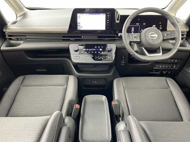 日産 セレナ e－4ORCE ハイウェイスターV 道央・札幌 2024(令6)年 0.1万km パール ・４WD/・純正ナビ（MM２２３D-L）/・BT＆SD＆フルセグTV/・ETC/・純正ドラレコ/・全方位カメラ/・プロパイロット/・両側パワースライドドア/・前席シートヒーター/・ステアリングヒーター/・ステアリングスイッチ/・デジタルインナーミラー/・ｅ－Ｐｅｄａｌ/・プッシュスタート/・スマートキー/・ＬＥＤヘッドライト/・オートライト/・オートマチックハイビーム/・電格ミラー/・ＡＣ１５００Ｗ