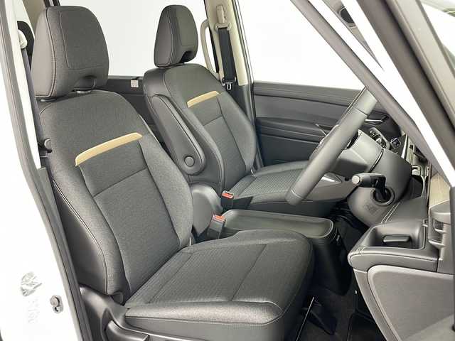 日産 セレナ e－4ORCE ハイウェイスターV 道央・札幌 2024(令6)年 0.1万km パール ・４WD/・純正ナビ（MM２２３D-L）/・BT＆SD＆フルセグTV/・ETC/・純正ドラレコ/・全方位カメラ/・プロパイロット/・両側パワースライドドア/・前席シートヒーター/・ステアリングヒーター/・ステアリングスイッチ/・デジタルインナーミラー/・ｅ－Ｐｅｄａｌ/・プッシュスタート/・スマートキー/・ＬＥＤヘッドライト/・オートライト/・オートマチックハイビーム/・電格ミラー/・ＡＣ１５００Ｗ