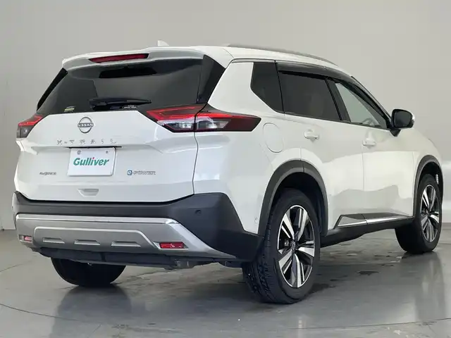 日産 エクストレイル G e－4ORCE 愛知県 2023(令5)年 5.1万km ブリリアントホワイトパール 純正ナビ　デジイン　ＨＵＤ　ＢＳＭ　全方位カメラ　プロパイロット　メモリーシート　追従クルコン　フルセグTV　ＵＳＢ　ワイヤレス充電　衝突軽減　シートヒーター前席&後席　ステアリングヒーター　パーキングアシスト　LEDライト　禁煙車　AC１００充電　２．０ETC　フォグ　合皮シート　セカンド席サンシェード　