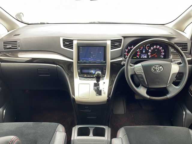 トヨタ ヴェルファイア 2．4Z ゴールデンアイズ 千葉県 2013(平25)年 5.3万km ブラック 衝突軽減ブレーキ/クルーズコントロール/前後コーナーセンサー/純正後席モニター　/純正ＳＤナビ/　DVD/CD/BT/FM/AM/フルセグTV/バックカメラ/ステアリングスイッチ/純正ビルトインＥＴＣ/社外前ドライブレコーダー/電動リアゲート/ＬＥＤヘッドライト　/オートライト/オットマン/ハーフレザーシート/純正アルミホイール/純正フロアマット