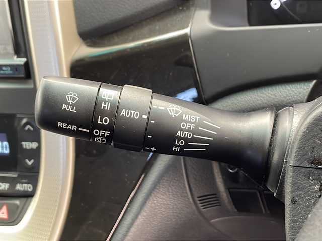 トヨタ ヴェルファイア 2．4Z ゴールデンアイズ 千葉県 2013(平25)年 5.3万km ブラック 衝突軽減ブレーキ/クルーズコントロール/前後コーナーセンサー/純正後席モニター　/純正ＳＤナビ/　DVD/CD/BT/FM/AM/フルセグTV/バックカメラ/ステアリングスイッチ/純正ビルトインＥＴＣ/社外前ドライブレコーダー/電動リアゲート/ＬＥＤヘッドライト　/オートライト/オットマン/ハーフレザーシート/純正アルミホイール/純正フロアマット