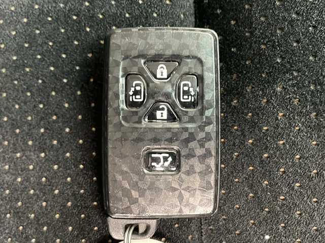 トヨタ ヴェルファイア 2．4Z ゴールデンアイズ 千葉県 2013(平25)年 5.3万km ブラック 衝突軽減ブレーキ/クルーズコントロール/前後コーナーセンサー/純正後席モニター　/純正ＳＤナビ/　DVD/CD/BT/FM/AM/フルセグTV/バックカメラ/ステアリングスイッチ/純正ビルトインＥＴＣ/社外前ドライブレコーダー/電動リアゲート/ＬＥＤヘッドライト　/オートライト/オットマン/ハーフレザーシート/純正アルミホイール/純正フロアマット