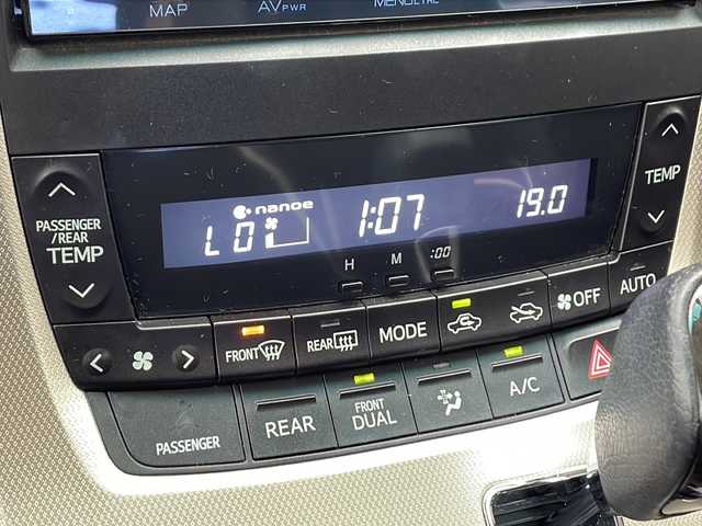 トヨタ ヴェルファイア 2．4Z ゴールデンアイズ 千葉県 2013(平25)年 5.3万km ブラック 衝突軽減ブレーキ/クルーズコントロール/前後コーナーセンサー/純正後席モニター　/純正ＳＤナビ/　DVD/CD/BT/FM/AM/フルセグTV/バックカメラ/ステアリングスイッチ/純正ビルトインＥＴＣ/社外前ドライブレコーダー/電動リアゲート/ＬＥＤヘッドライト　/オートライト/オットマン/ハーフレザーシート/純正アルミホイール/純正フロアマット