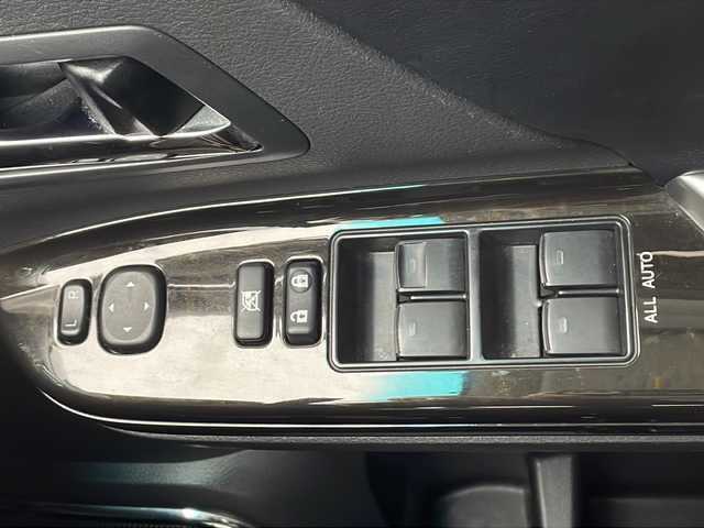 トヨタ ヴェルファイア 2．4Z ゴールデンアイズ 千葉県 2013(平25)年 5.3万km ブラック 衝突軽減ブレーキ/クルーズコントロール/前後コーナーセンサー/純正後席モニター　/純正ＳＤナビ/　DVD/CD/BT/FM/AM/フルセグTV/バックカメラ/ステアリングスイッチ/純正ビルトインＥＴＣ/社外前ドライブレコーダー/電動リアゲート/ＬＥＤヘッドライト　/オートライト/オットマン/ハーフレザーシート/純正アルミホイール/純正フロアマット