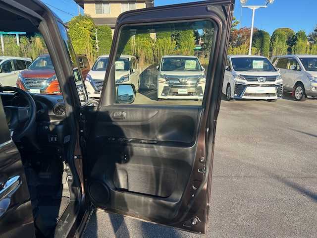 ホンダ Ｎ ＢＯＸ G SSパッケージ 静岡県 2017(平29)年 5.9万km プレミアムディープモカパール ●社外ナビ/（フルセグTV/CD/DVD/Bluetooth）/（CN-RE03D）/●運転席＆助手席シートヒーター/●オートライト/●ステアリングスイッチ/●電動格納ウインカーミラー/●ETC/●両側パワースライドドア/●純正フロアマット/●ドアバイザー/●前後ドライブレコーダー/●スマートキー/●プッシュスタート/●ダブル＋サイドSRS＋ABS