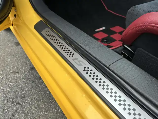 スバル ＢＲＺ tS 群馬県 2015(平27)年 7万km サンライズイエロー 6MT/カロッツェリアメモリーナビ/（DISC/FM/AM/フルセグTV/SD/Bluetooth/USB）/ts専用カラー/ts LIMITED EDITION 300プレート/ts専用スカッフプレート/STIプッシュスタートボタン/STIシフトノブ/STI×RECAROセミバケットシート/STI革巻きステアリング/STIフロントリップ/STIフレキシブルVバー/STIキャリパーブレーキ/STI18インチアルミ/スリットローター/ビルシュタイン足回り/アルミスポーツペダル/ヘッドライトレベライザー/LEDヘッドライト/LEDデイライナー/オートライト/両側オートパワーウインドウ/クルーズコントロール