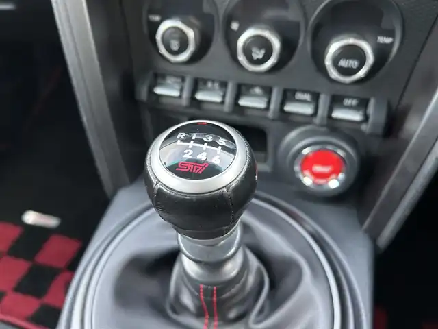 スバル ＢＲＺ tS 群馬県 2015(平27)年 7万km サンライズイエロー 6MT/カロッツェリアメモリーナビ/（DISC/FM/AM/フルセグTV/SD/Bluetooth/USB）/ts専用カラー/ts LIMITED EDITION 300プレート/ts専用スカッフプレート/STIプッシュスタートボタン/STIシフトノブ/STI×RECAROセミバケットシート/STI革巻きステアリング/STIフロントリップ/STIフレキシブルVバー/STIキャリパーブレーキ/STI18インチアルミ/スリットローター/ビルシュタイン足回り/アルミスポーツペダル/ヘッドライトレベライザー/LEDヘッドライト/LEDデイライナー/オートライト/両側オートパワーウインドウ/クルーズコントロール