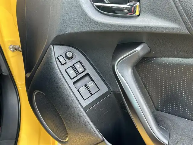 スバル ＢＲＺ tS 群馬県 2015(平27)年 7万km サンライズイエロー 6MT/カロッツェリアメモリーナビ/（DISC/FM/AM/フルセグTV/SD/Bluetooth/USB）/ts専用カラー/ts LIMITED EDITION 300プレート/ts専用スカッフプレート/STIプッシュスタートボタン/STIシフトノブ/STI×RECAROセミバケットシート/STI革巻きステアリング/STIフロントリップ/STIフレキシブルVバー/STIキャリパーブレーキ/STI18インチアルミ/スリットローター/ビルシュタイン足回り/アルミスポーツペダル/ヘッドライトレベライザー/LEDヘッドライト/LEDデイライナー/オートライト/両側オートパワーウインドウ/クルーズコントロール