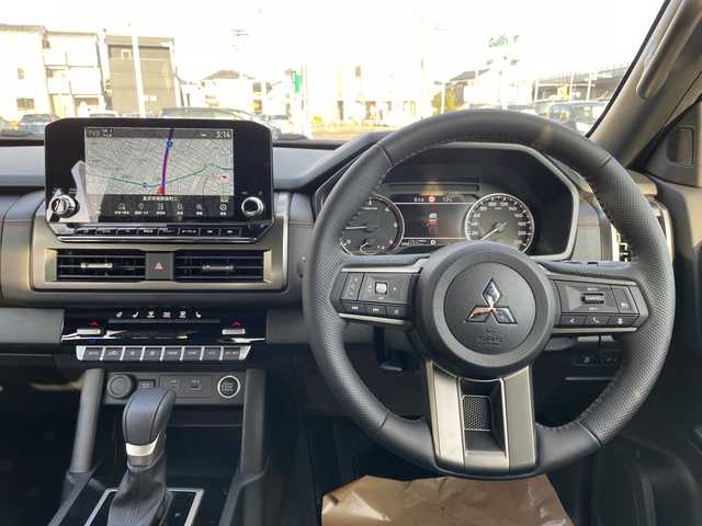 三菱 トライトン GSR 石川県 2025(令7)年 0.1万km グレー ４ＷＤ　ディーゼル　純正ナビ　フルセグＴＶ　全方位カメラ　ＬＥＤヘッドライト　革シート　シートヒーター　ハンドルヒーター　レーダーブレーキ　レーダークルーズ　コーナーセンサー　保証書