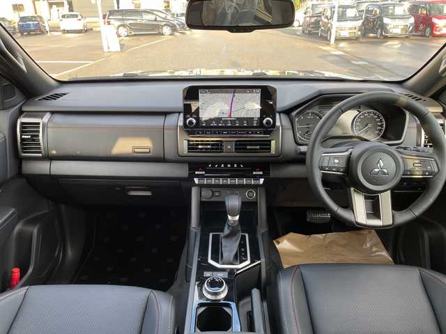 三菱 トライトン GSR 石川県 2025(令7)年 0.1万km グレー ４ＷＤ　ディーゼル　純正ナビ　フルセグＴＶ　全方位カメラ　ＬＥＤヘッドライト　革シート　シートヒーター　ハンドルヒーター　レーダーブレーキ　レーダークルーズ　コーナーセンサー　保証書