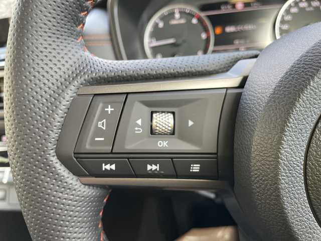 三菱 トライトン GSR 石川県 2025(令7)年 0.1万km グレー ４ＷＤ　ディーゼル　純正ナビ　フルセグＴＶ　全方位カメラ　ＬＥＤヘッドライト　革シート　シートヒーター　ハンドルヒーター　レーダーブレーキ　レーダークルーズ　コーナーセンサー　保証書