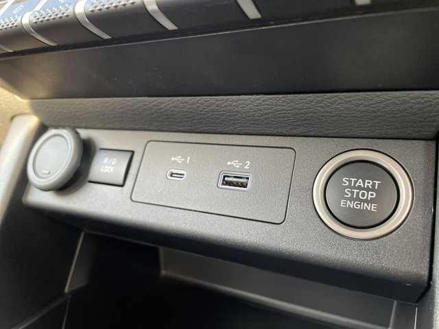 三菱 トライトン GSR 石川県 2025(令7)年 0.1万km グレー ４ＷＤ　ディーゼル　純正ナビ　フルセグＴＶ　全方位カメラ　ＬＥＤヘッドライト　革シート　シートヒーター　ハンドルヒーター　レーダーブレーキ　レーダークルーズ　コーナーセンサー　保証書