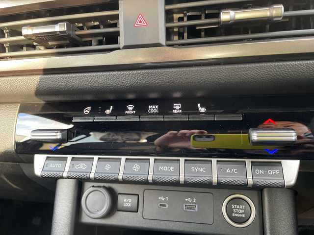 三菱 トライトン GSR 石川県 2025(令7)年 0.1万km グレー ４ＷＤ　ディーゼル　純正ナビ　フルセグＴＶ　全方位カメラ　ＬＥＤヘッドライト　革シート　シートヒーター　ハンドルヒーター　レーダーブレーキ　レーダークルーズ　コーナーセンサー　保証書