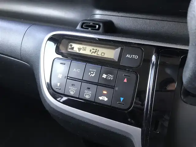 ホンダ Ｎ ＢＯＸ カスタム SSパッケージ 栃木県 2014(平26)年 7.6万km スマートブラック (株)IDOMが運営する【じしゃロン小山店】の自社ローン対象車両になります。こちらは現金ご利用時の価格です。/自社ローンご希望の方は別途その旨お申付け下さい。//禁煙車/純正ワンセグナビ/（CD/DVD/AM/FMラジオ）/(Bluetooth)/スマートキー/プッシュスタート/バックカメラ/ＥＴＣ/両側パワースライドドア/シティブレーキアクティブシステム/チップアップシート/アイドリングストップ/ステアリングリモコン/電動格納ドアミラー/パワーウインドウ/オートライト