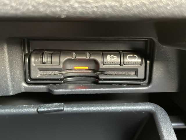 日産 セレナ ハイウェイスター プロパイロットED 岩手県 2017(平29)年 9.6万km ブリリアントホワイトパール プロパイロット　衝突被害軽減　純正８型ナビ　バックカメラ　Ｂｌｕｅｔｏｏｔｈ　ＣＤ／ＤＶＤ再生　ＵＳＢ接続　フルセグ　両側パワースライドドア　後席ＵＳＢ電源　純正１５インチＡＷ　ＥＴＣ　スペアキー