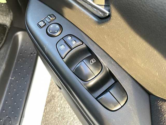 日産 セレナ ハイウェイスター プロパイロットED 岩手県 2017(平29)年 9.6万km ブリリアントホワイトパール プロパイロット　衝突被害軽減　純正８型ナビ　バックカメラ　Ｂｌｕｅｔｏｏｔｈ　ＣＤ／ＤＶＤ再生　ＵＳＢ接続　フルセグ　両側パワースライドドア　後席ＵＳＢ電源　純正１５インチＡＷ　ＥＴＣ　スペアキー