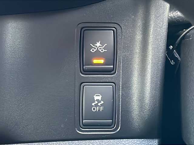 日産 セレナ ハイウェイスター プロパイロットED 岩手県 2017(平29)年 9.6万km ブリリアントホワイトパール プロパイロット　衝突被害軽減　純正８型ナビ　バックカメラ　Ｂｌｕｅｔｏｏｔｈ　ＣＤ／ＤＶＤ再生　ＵＳＢ接続　フルセグ　両側パワースライドドア　後席ＵＳＢ電源　純正１５インチＡＷ　ＥＴＣ　スペアキー