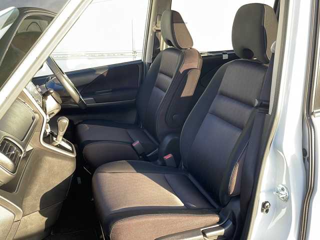 日産 セレナ ハイウェイスター プロパイロットED 岩手県 2017(平29)年 9.6万km ブリリアントホワイトパール プロパイロット　衝突被害軽減　純正８型ナビ　バックカメラ　Ｂｌｕｅｔｏｏｔｈ　ＣＤ／ＤＶＤ再生　ＵＳＢ接続　フルセグ　両側パワースライドドア　後席ＵＳＢ電源　純正１５インチＡＷ　ＥＴＣ　スペアキー