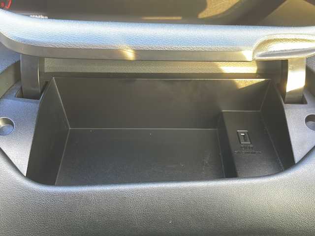 日産 セレナ ハイウェイスター プロパイロットED 岩手県 2017(平29)年 9.6万km ブリリアントホワイトパール プロパイロット　衝突被害軽減　純正８型ナビ　バックカメラ　Ｂｌｕｅｔｏｏｔｈ　ＣＤ／ＤＶＤ再生　ＵＳＢ接続　フルセグ　両側パワースライドドア　後席ＵＳＢ電源　純正１５インチＡＷ　ＥＴＣ　スペアキー