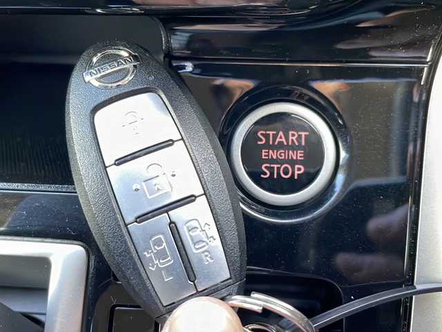 日産 セレナ ハイウェイスター プロパイロットED 岩手県 2017(平29)年 9.6万km ブリリアントホワイトパール プロパイロット　衝突被害軽減　純正８型ナビ　バックカメラ　Ｂｌｕｅｔｏｏｔｈ　ＣＤ／ＤＶＤ再生　ＵＳＢ接続　フルセグ　両側パワースライドドア　後席ＵＳＢ電源　純正１５インチＡＷ　ＥＴＣ　スペアキー