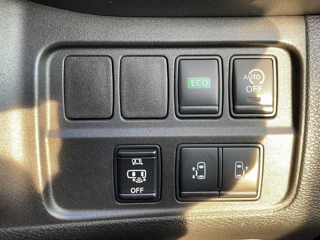 日産 セレナ ハイウェイスター プロパイロットED 岩手県 2017(平29)年 9.6万km ブリリアントホワイトパール プロパイロット　衝突被害軽減　純正８型ナビ　バックカメラ　Ｂｌｕｅｔｏｏｔｈ　ＣＤ／ＤＶＤ再生　ＵＳＢ接続　フルセグ　両側パワースライドドア　後席ＵＳＢ電源　純正１５インチＡＷ　ＥＴＣ　スペアキー