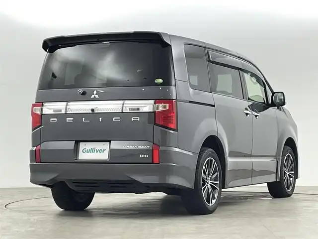 三菱 デリカＤ：５ アーバンギア G 福島県 2019(令1)年 4万km クールシルバーM/アイガーグレーM e-Assist/・衝突軽減ブレーキ/・車線逸脱警報装置/・レーダークルーズコントロール/・オートマチックハイビーム/・誤発進抑制装置/純正ナビ/・型番：GCX778W/・フルセグTV/Bluetooth/CD/DVD/・バックカメラ/・ETC/両側パワースライドドア/アイドリングストップ/電子パーキング/・オートホールド/革巻きステアリング/・ステアリングリモコン/プッシュスタート/・スマートキー/・スペアキー/LEDヘッドライト/・オートライト/・フォグライト/・オートマチックハイビーム/電動格納ミラー/純正フロアマット
