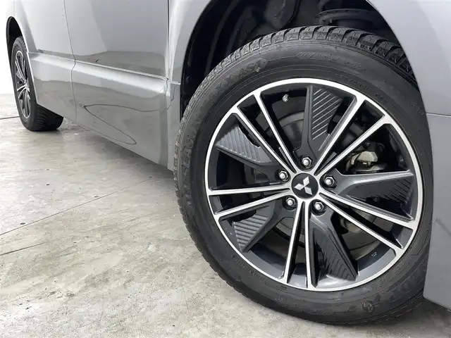 三菱 デリカＤ：５ アーバンギア G 福島県 2019(令1)年 4万km クールシルバーM/アイガーグレーM e-Assist/・衝突軽減ブレーキ/・車線逸脱警報装置/・レーダークルーズコントロール/・オートマチックハイビーム/・誤発進抑制装置/純正ナビ/・型番：GCX778W/・フルセグTV/Bluetooth/CD/DVD/・バックカメラ/・ETC/両側パワースライドドア/アイドリングストップ/電子パーキング/・オートホールド/革巻きステアリング/・ステアリングリモコン/プッシュスタート/・スマートキー/・スペアキー/LEDヘッドライト/・オートライト/・フォグライト/・オートマチックハイビーム/電動格納ミラー/純正フロアマット