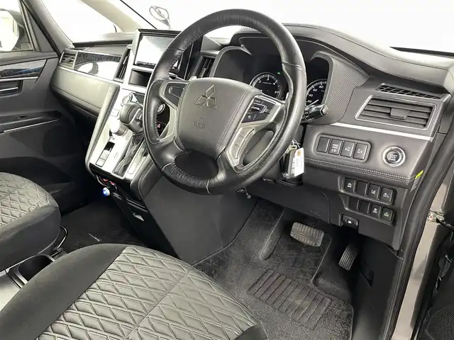 三菱 デリカＤ：５ アーバンギア G 福島県 2019(令1)年 4万km クールシルバーM/アイガーグレーM e-Assist/・衝突軽減ブレーキ/・車線逸脱警報装置/・レーダークルーズコントロール/・オートマチックハイビーム/・誤発進抑制装置/純正ナビ/・型番：GCX778W/・フルセグTV/Bluetooth/CD/DVD/・バックカメラ/・ETC/両側パワースライドドア/アイドリングストップ/電子パーキング/・オートホールド/革巻きステアリング/・ステアリングリモコン/プッシュスタート/・スマートキー/・スペアキー/LEDヘッドライト/・オートライト/・フォグライト/・オートマチックハイビーム/電動格納ミラー/純正フロアマット