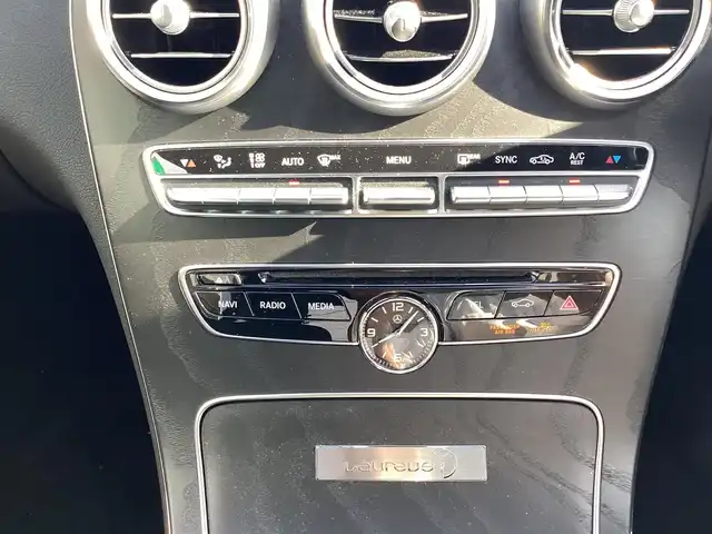 メルセデス・ベンツ Ｃ２２０ｄ ローレウスエディション 岡山県 2018(平30)年 9.1万km 黒 純正HDDナビ/フルセグ/Bカメラ/Bluetooth/ETC/D/N席パワーシート/D/N席シートヒーター/レザーシート/LEDヘッドライト