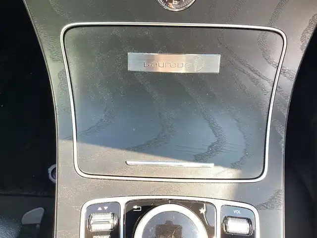 メルセデス・ベンツ Ｃ２２０ｄ ローレウスエディション 岡山県 2018(平30)年 9.1万km 黒 純正HDDナビ/フルセグ/Bカメラ/Bluetooth/ETC/D/N席パワーシート/D/N席シートヒーター/レザーシート/LEDヘッドライト