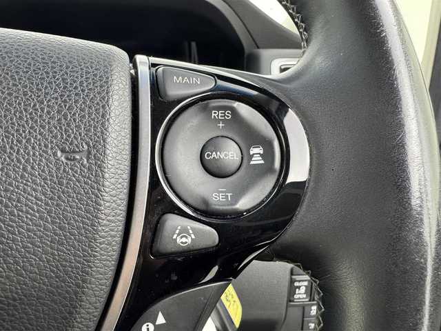 ホンダ オデッセイ ハイブリッド 愛知県 2016(平28)年 14.8万km プレミアムヴィーナスブラックP (株)IDOMが運営する【じしゃロン名古屋鳴海店】の自社ローン専用車両になりますこちらは現金またはオートローンご利用時の価格です。自社ローンご希望の方は別途その旨お申付け下さい/・純正7インチナビ/・Bluetooth/・バックカメラ/・フルセグTV/・フリップダウンモニター/・ホンダセンシング/・衝突被害軽減システム/・横滑り防止装置/・クルーズコントロール/・レーンキープアシスト/・オートライト/・フォグランプ/・両側パワースライドドア/・パワーシート/・ETC/・ドライブレコーダー/・プッシュスタート/・スマートキー/・スペアキー