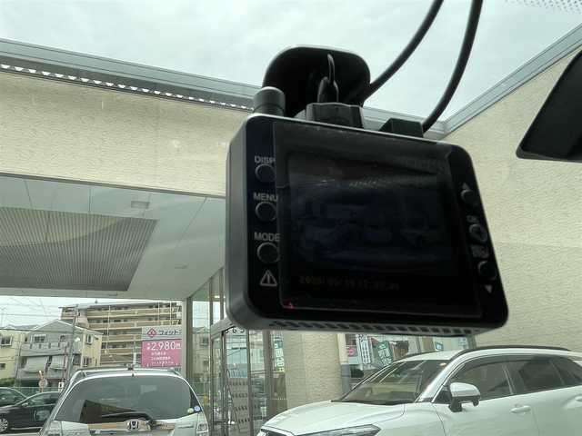 トヨタ シエンタ G 大阪府 2010(平22)年 7.7万km ホワイトパールクリスタルシャイン メモリナビ/HDDナビ/フルセグテレビ/バックカメラ/ドアバイザー/両側パワースライドドア/後部モリター/ETC/新車保証書/取扱説明書