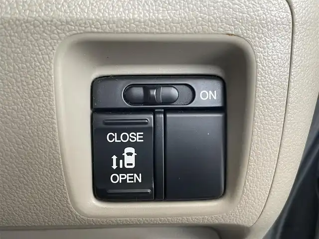 ホンダ Ｎ ＢＯＸ G Lパッケージ 青森県 2012(平24)年 9.6万km クリスタルブラックパール フルフラットシート/片側パワースライド/社外CDオーディオ/横滑り防止機能/アイドリングストップ/盗難防止機能/パワーステアリング/ステアリングスイッチ/ベンチシート/センターコンソール/電格ミラー/ドアバイザー/保証書/取扱説明書